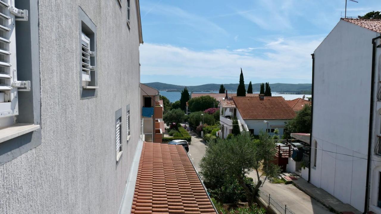 Apartments Villa Agatha Sveti Filip i Jakov Esterno foto