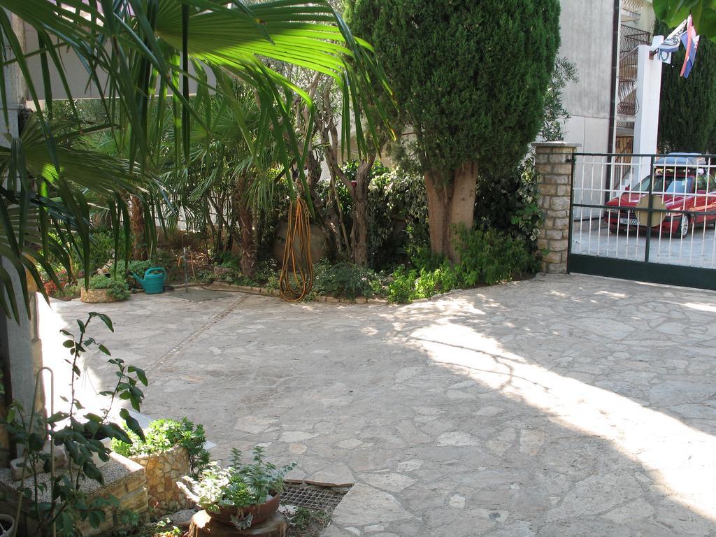 Apartments Villa Agatha Sveti Filip i Jakov Esterno foto