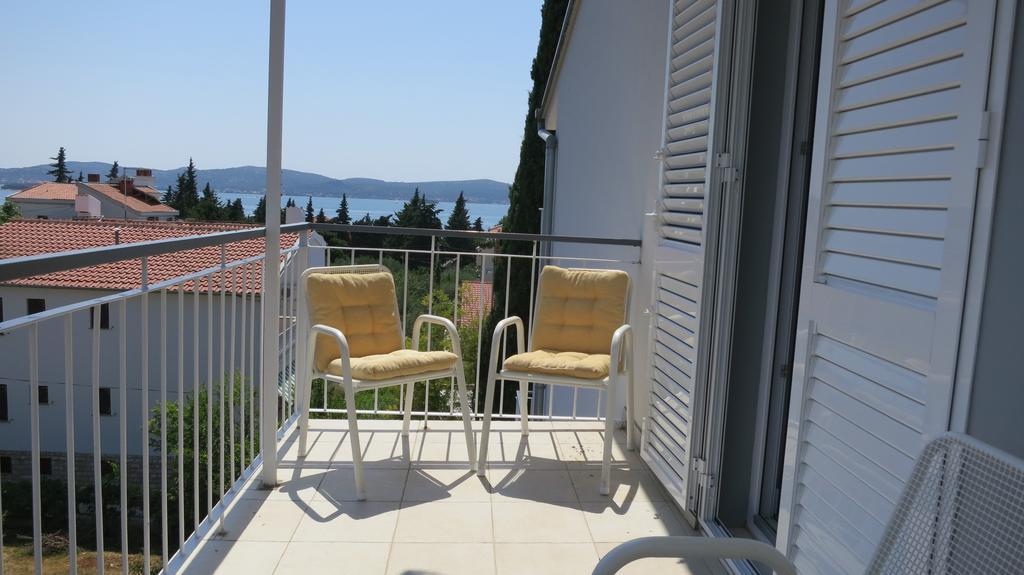 Apartments Villa Agatha Sveti Filip i Jakov Esterno foto