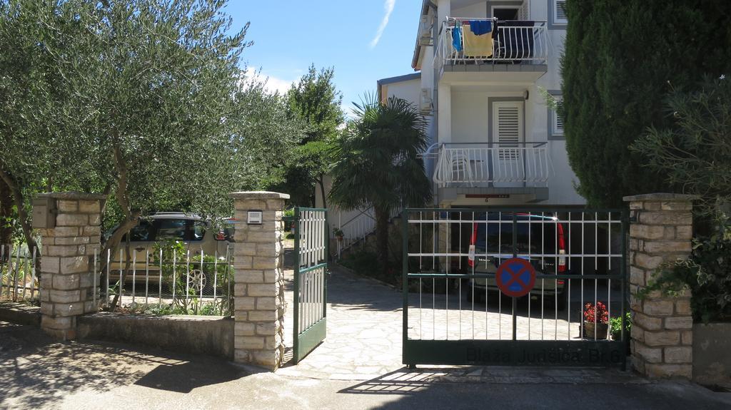 Apartments Villa Agatha Sveti Filip i Jakov Esterno foto