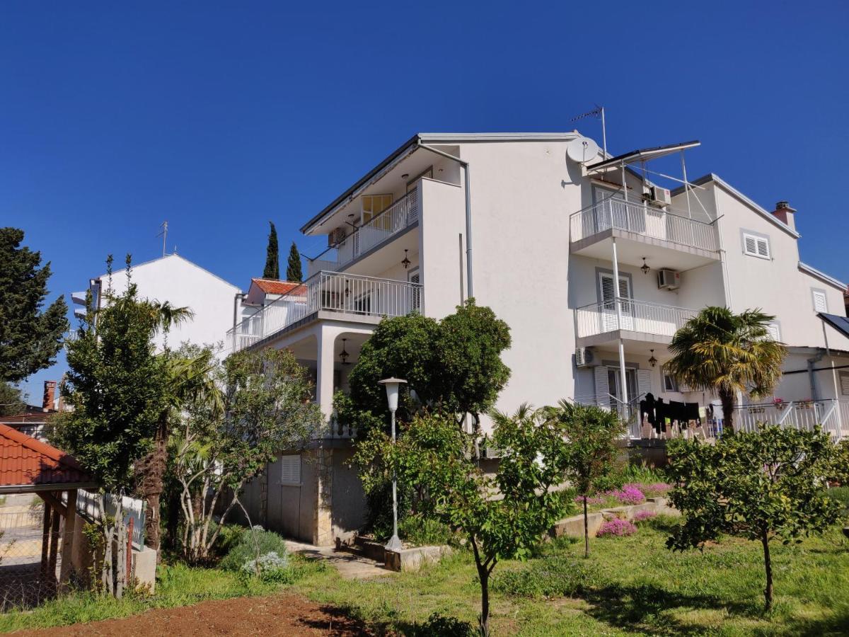 Apartments Villa Agatha Sveti Filip i Jakov Esterno foto